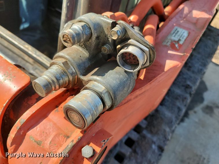 image for item OG9384 2016 Kubota SVL 75-2  skid steer loader