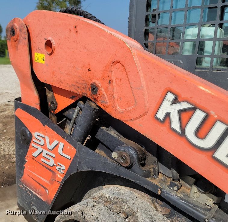 image for item OG9384 2016 Kubota SVL 75-2  skid steer loader