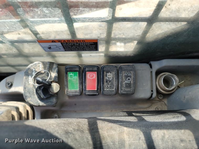 image for item OG9384 2016 Kubota SVL 75-2  skid steer loader