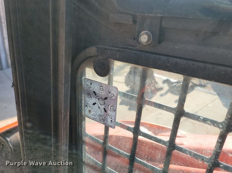 image for item OG9384 2016 Kubota SVL 75-2  skid steer loader