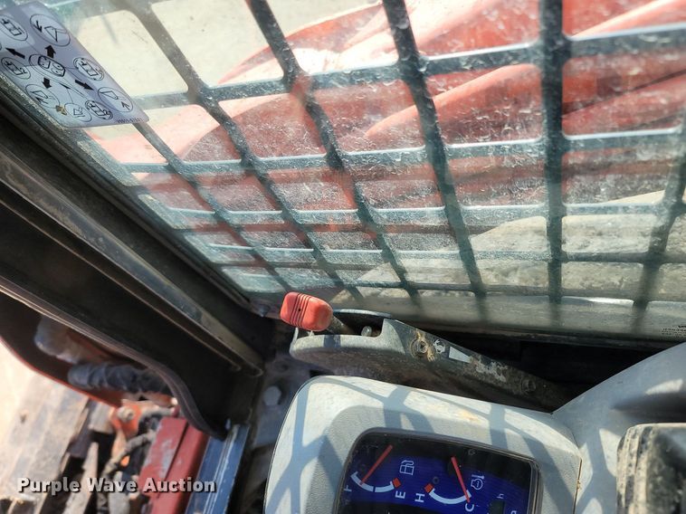 image for item OG9384 2016 Kubota SVL 75-2  skid steer loader