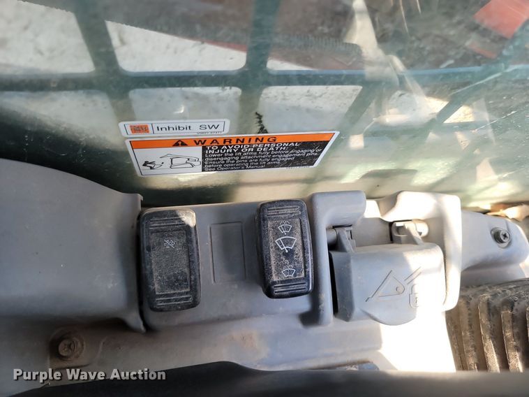 image for item OG9384 2016 Kubota SVL 75-2  skid steer loader