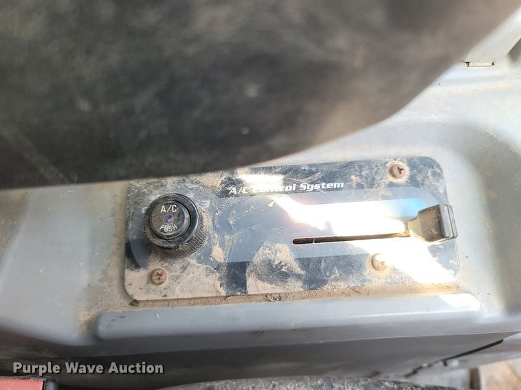 image for item OG9384 2016 Kubota SVL 75-2  skid steer loader