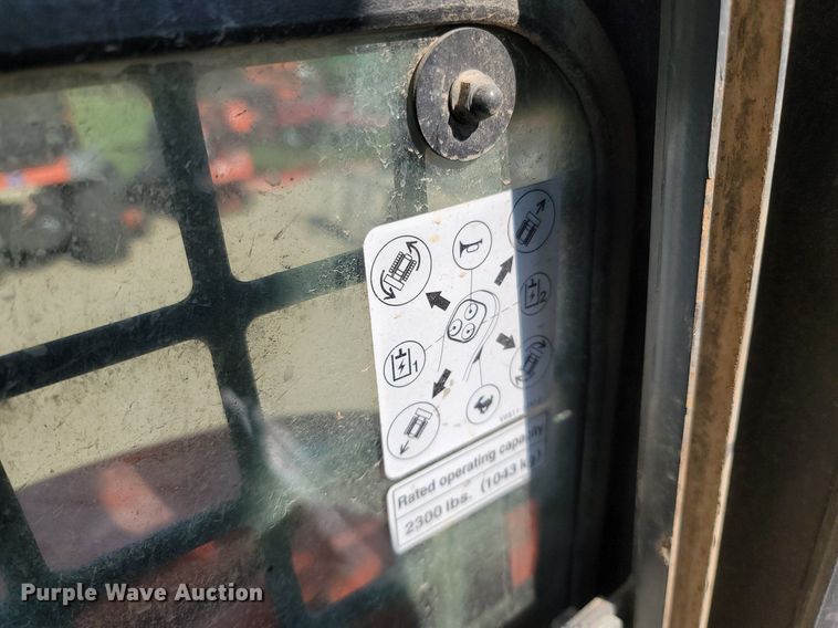 image for item OG9384 2016 Kubota SVL 75-2  skid steer loader