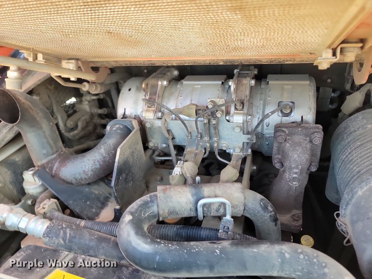 image for item OG9384 2016 Kubota SVL 75-2  skid steer loader