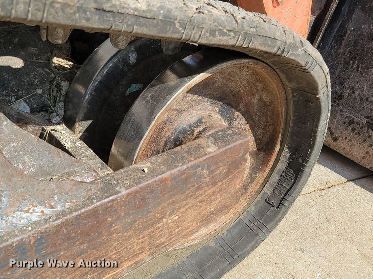 image for item OG9384 2016 Kubota SVL 75-2  skid steer loader