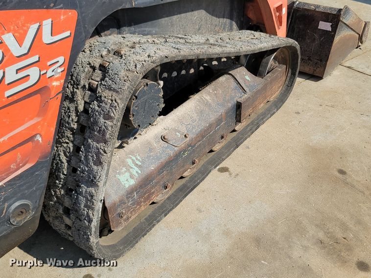 image for item OG9384 2016 Kubota SVL 75-2  skid steer loader