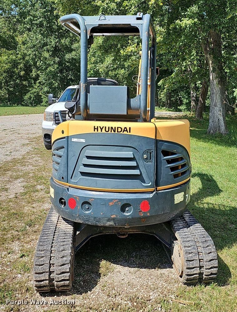 image for item OG9405 2013 Hyundai ROBEX 27Z-9  mini excavator