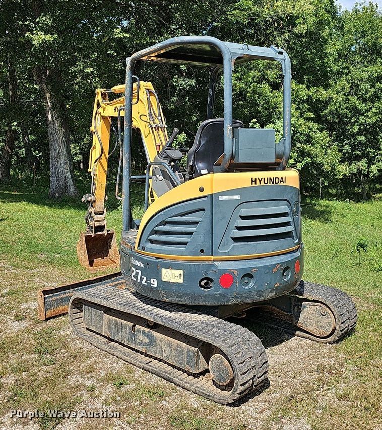 image for item OG9405 2013 Hyundai ROBEX 27Z-9  mini excavator