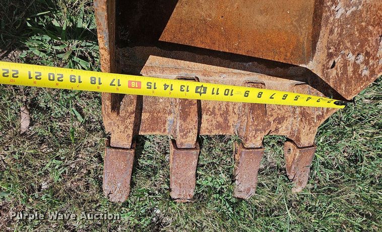 image for item OG9405 2013 Hyundai ROBEX 27Z-9  mini excavator