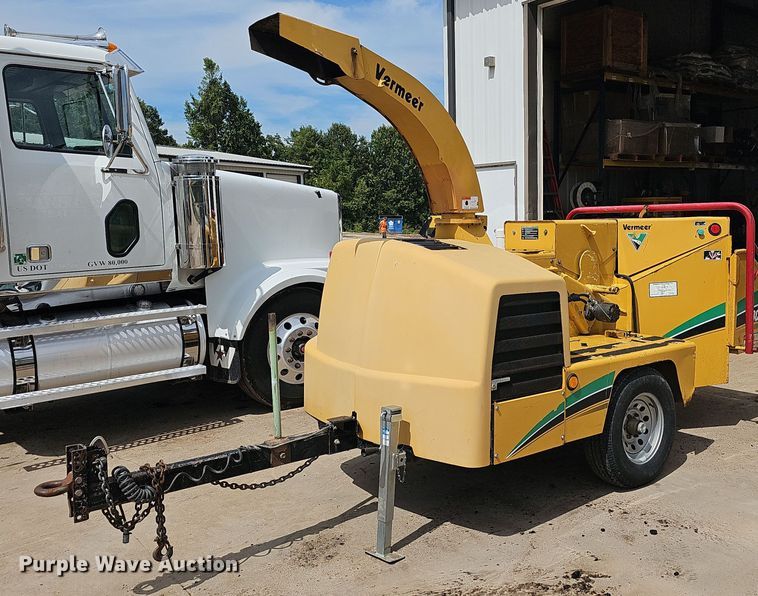 image for item OG9409 2006 Vermeer BC1000XL  wood chipper