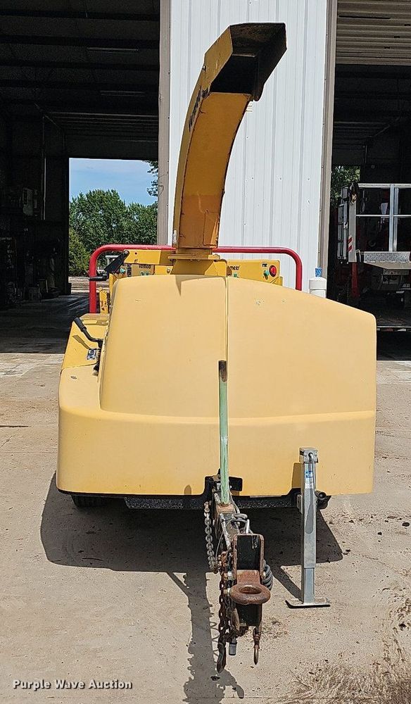 image for item OG9409 2006 Vermeer BC1000XL  wood chipper