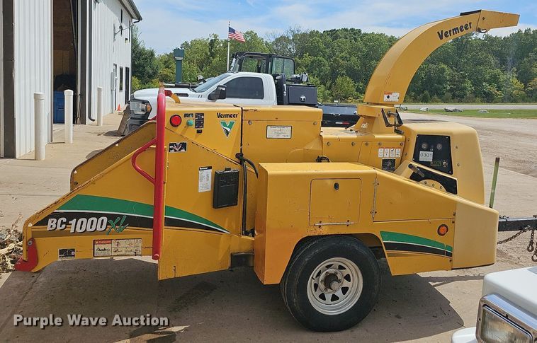 image for item OG9409 2006 Vermeer BC1000XL  wood chipper
