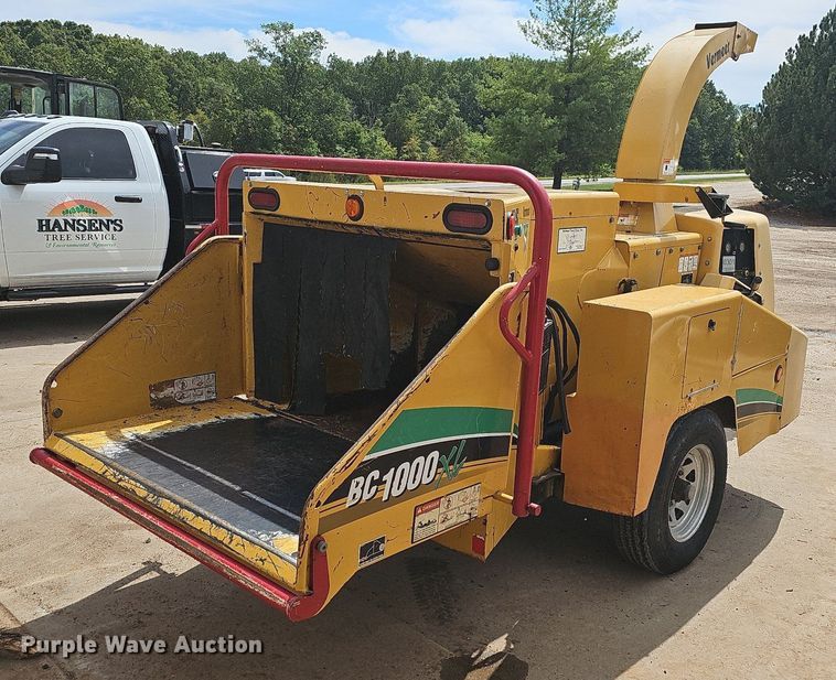 image for item OG9409 2006 Vermeer BC1000XL  wood chipper