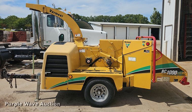 image for item OG9409 2006 Vermeer BC1000XL  wood chipper