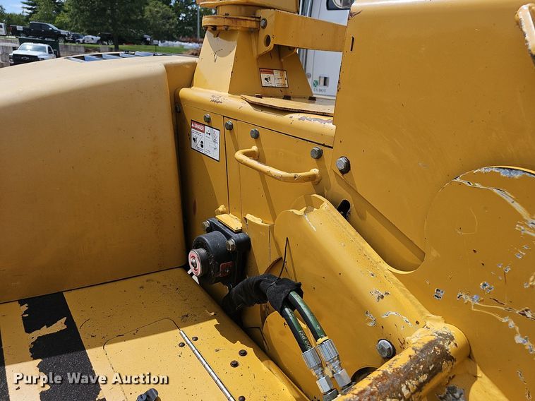 image for item OG9409 2006 Vermeer BC1000XL  wood chipper