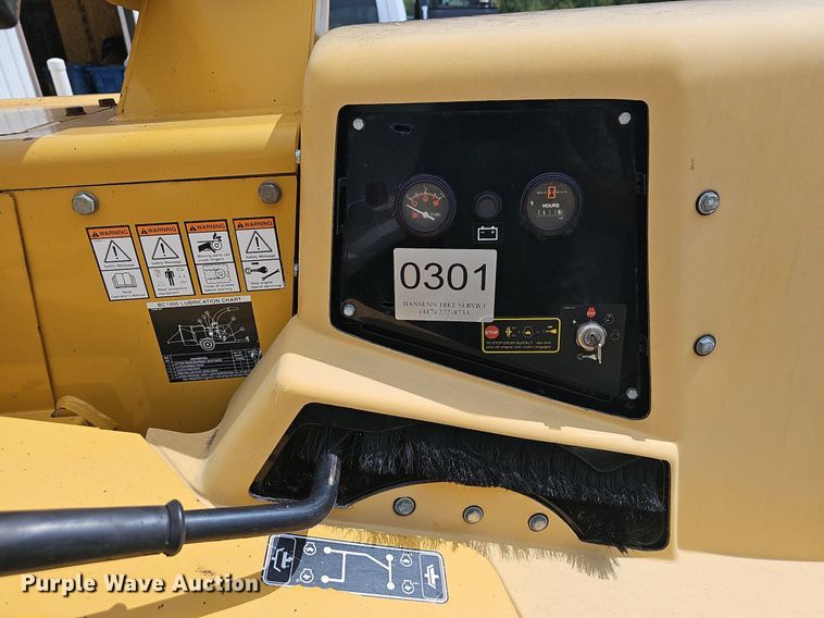 image for item OG9409 2006 Vermeer BC1000XL  wood chipper