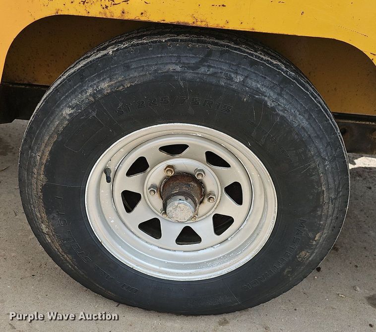 image for item OG9409 2006 Vermeer BC1000XL  wood chipper