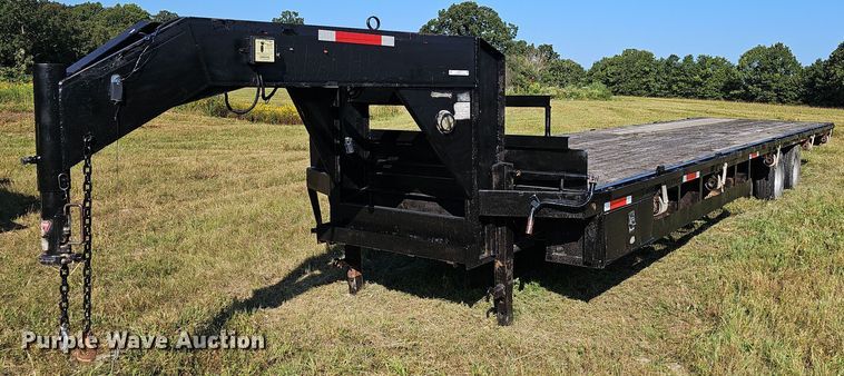image for item OG9410 2006 Apache equipment trailer