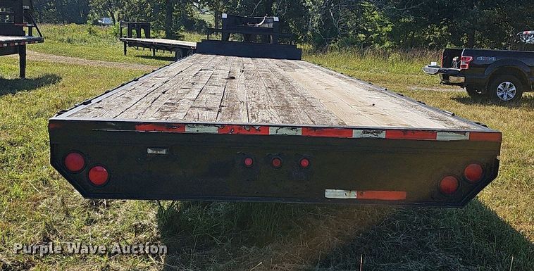 image for item OG9410 2006 Apache equipment trailer