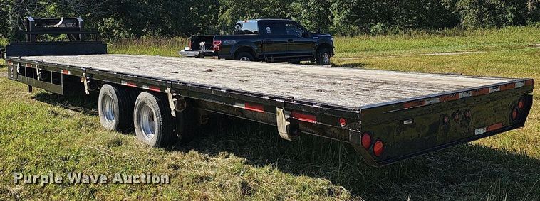 image for item OG9410 2006 Apache equipment trailer