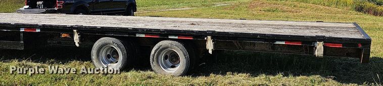 image for item OG9410 2006 Apache equipment trailer