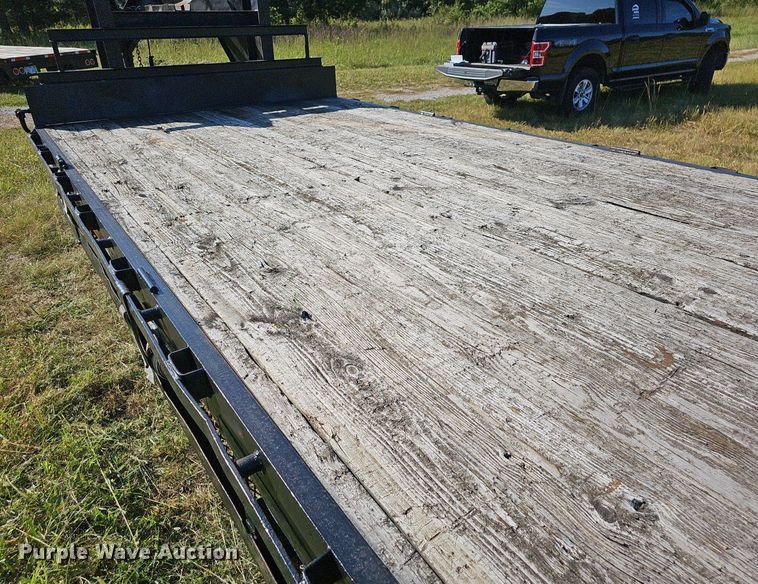 image for item OG9410 2006 Apache equipment trailer