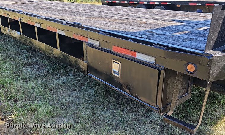 image for item OG9410 2006 Apache equipment trailer