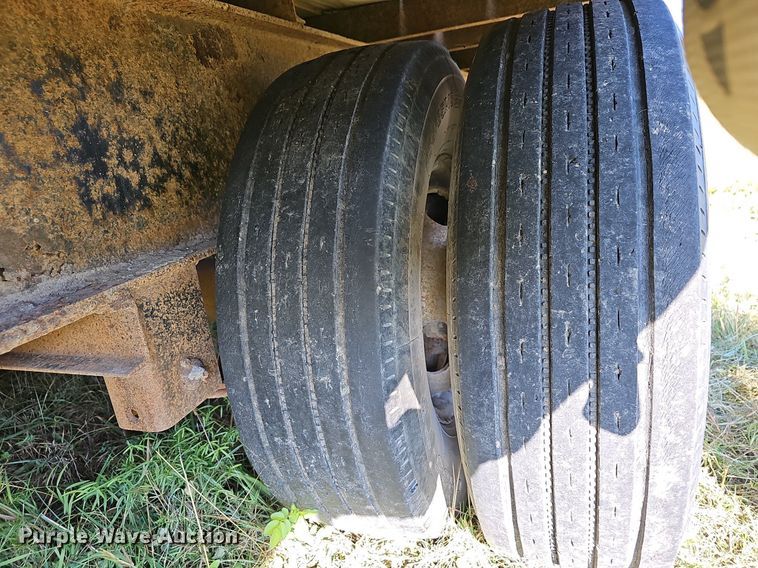 image for item OG9410 2006 Apache equipment trailer