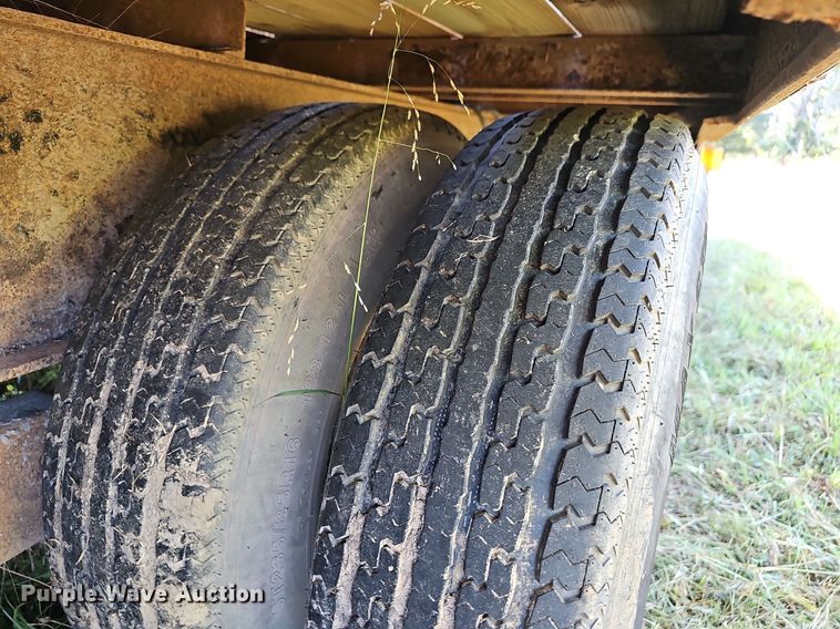 image for item OG9410 2006 Apache equipment trailer