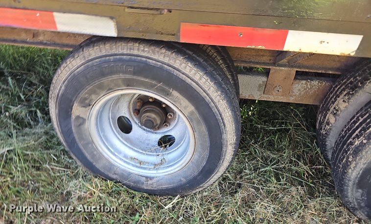 image for item OG9410 2006 Apache equipment trailer