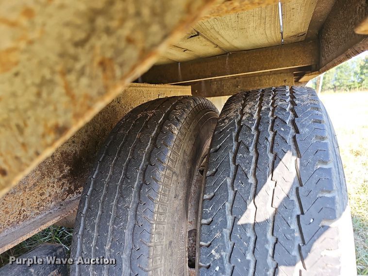 image for item OG9410 2006 Apache equipment trailer