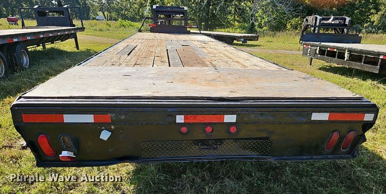 image for item OG9411 2008 Lone Star  32' equipment trailer