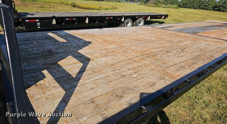 image for item OG9411 2008 Lone Star  32' equipment trailer