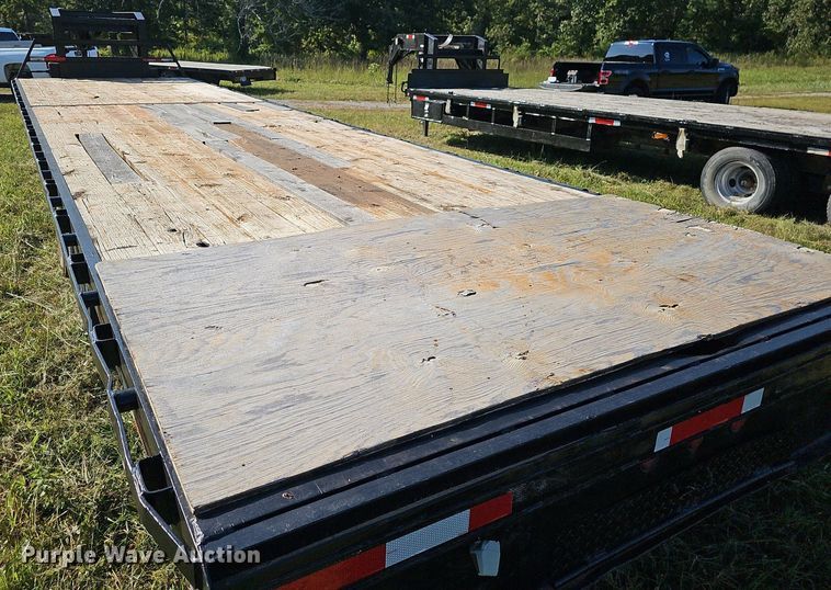 image for item OG9411 2008 Lone Star  32' equipment trailer