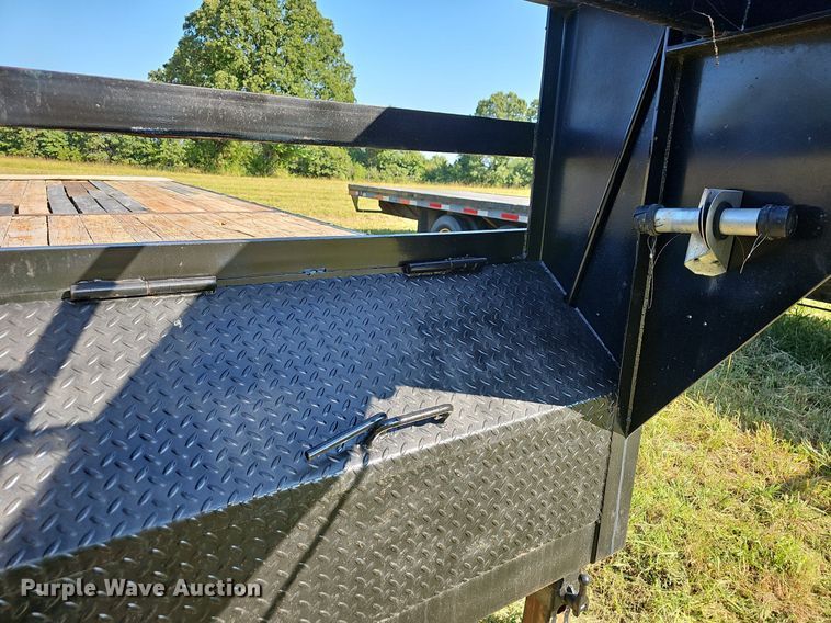 image for item OG9411 2008 Lone Star  32' equipment trailer