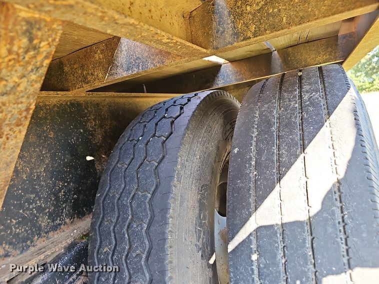 image for item OG9411 2008 Lone Star  32' equipment trailer