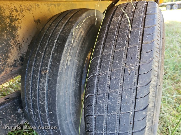 image for item OG9411 2008 Lone Star  32' equipment trailer