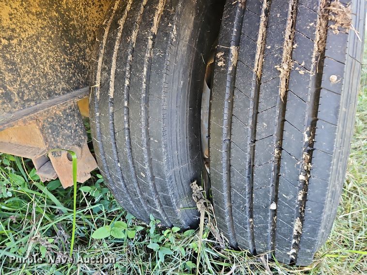 image for item OG9411 2008 Lone Star  32' equipment trailer