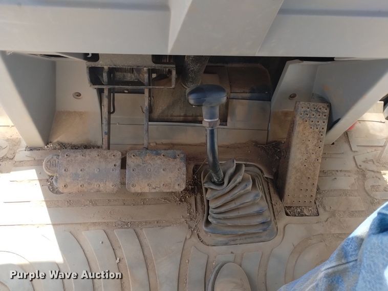 image for item DK8764 1994 Caterpillar 426B  backhoe