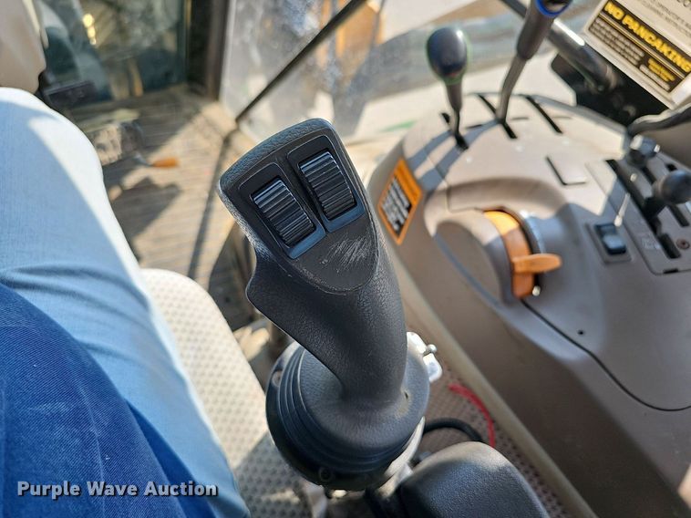 image for item DN8600 2016 John Deere 6120E  MFWD tractor