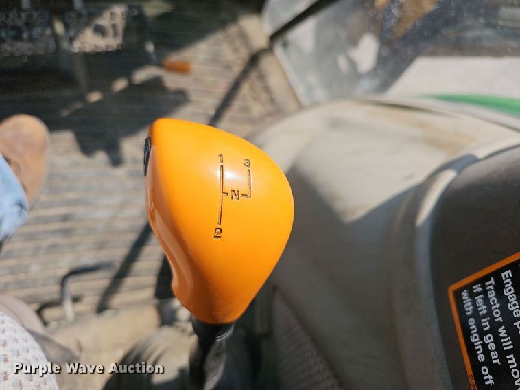 image for item DN8600 2016 John Deere 6120E  MFWD tractor