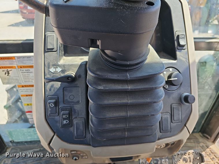 image for item DN8600 2016 John Deere 6120E  MFWD tractor