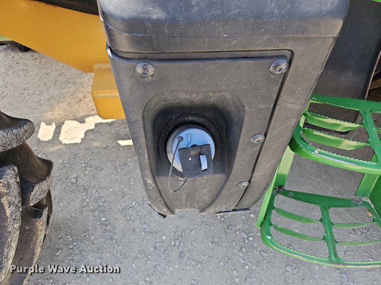 image for item DN8600 2016 John Deere 6120E  MFWD tractor