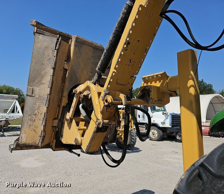 image for item DN8600 2016 John Deere 6120E  MFWD tractor