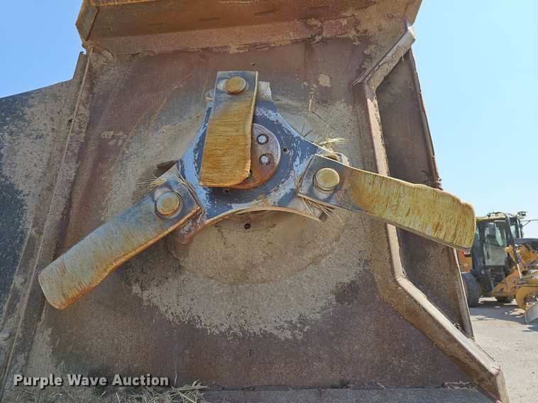 image for item DN8600 2016 John Deere 6120E  MFWD tractor