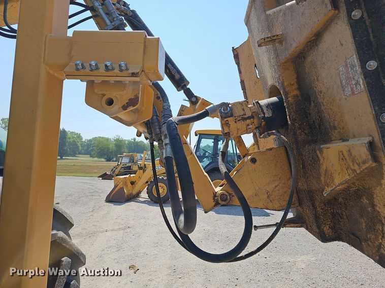 image for item DN8600 2016 John Deere 6120E  MFWD tractor