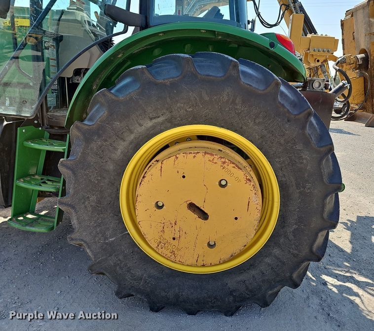 image for item DN8600 2016 John Deere 6120E  MFWD tractor