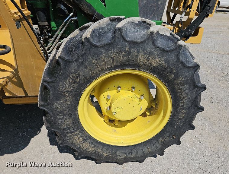 image for item DN8600 2016 John Deere 6120E  MFWD tractor