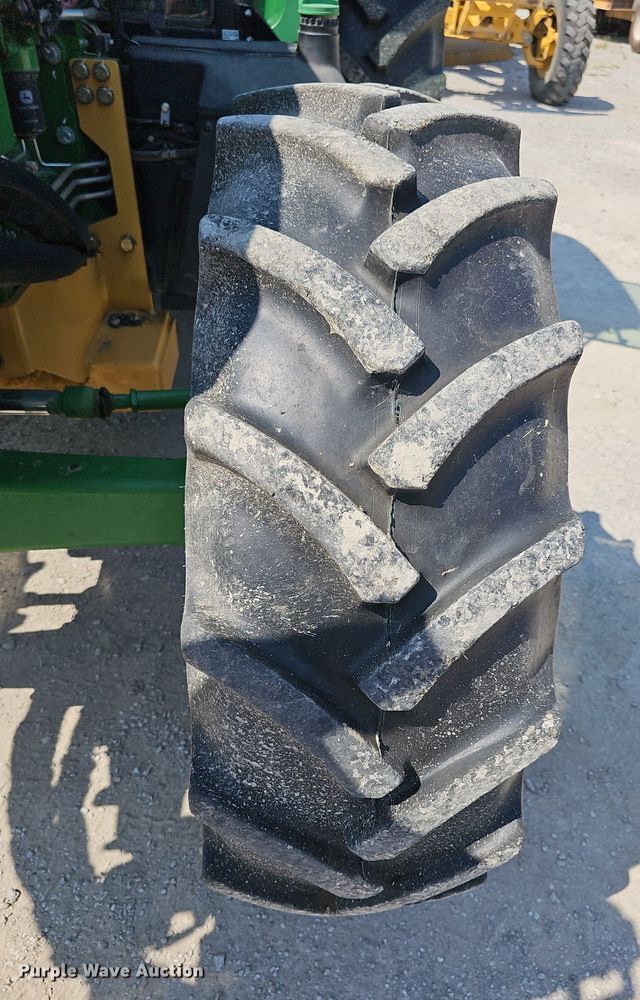 image for item DN8600 2016 John Deere 6120E  MFWD tractor